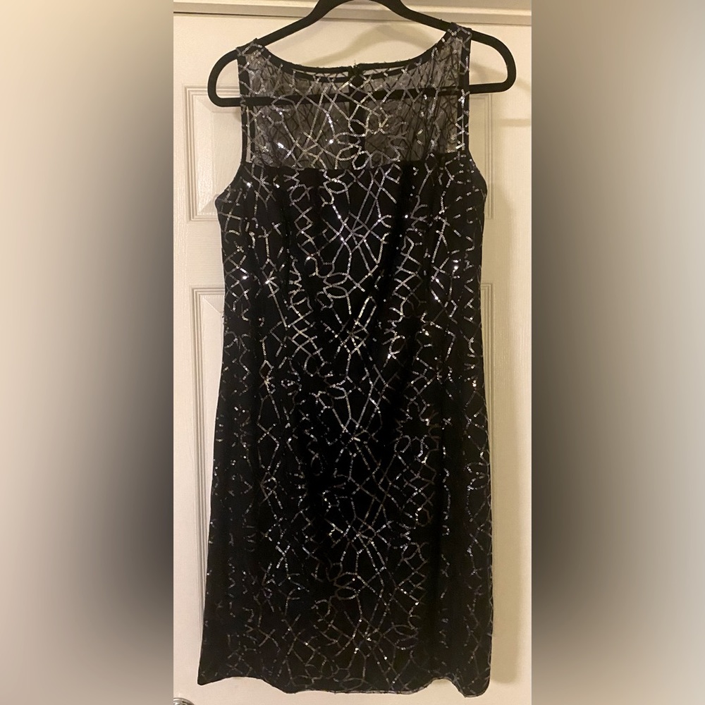 Amazing dress! Beautiful evening wear, classy and comfortable!